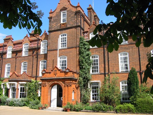 Hughes-Hall-Gate1-530x398
